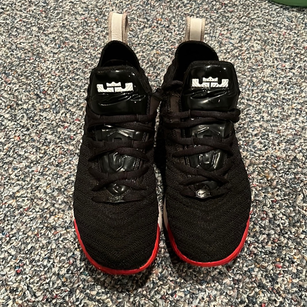 Lebron James kids 6.5- good condition worn about 10 times